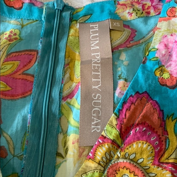 PLUM PRETTY SUGAR Floral V-Neck Romper - Picture 5 of 11